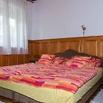 Nyaraló In 40846 Balatonmáriafürdő
